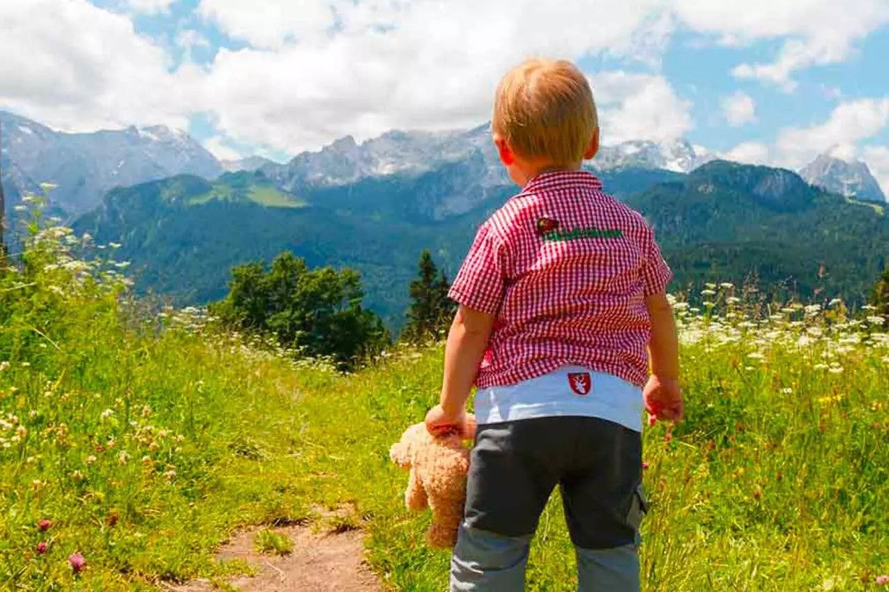 In montagna coi bambini in estate : cosa mettere in valigia