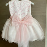 Elegantes ärmelloses Kleid mit rosa Spitzenmieder Neugeborenes BUFI B1192A