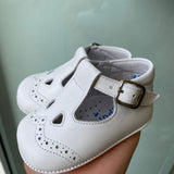 Scarpe Culla Con Occhielli In Pelle Neonato INDICE 403