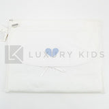 Busta Nascita In Cotone Bianca Con Cuore Azzurro A Poise Neonata LA SARTORIA DEI PICCOLI LBU207 - LA SARTORIA DEI PICCOLI - LuxuryKids