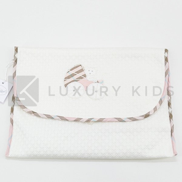 Busta Nascita In Cotone Trapuntata Panna Con Bordatura A Quadri Rosa E Patch Carrozzina Neonata LA SARTORIA DEI PICCOLI - LA SARTORIA DEI PICCOLI - LuxuryKids