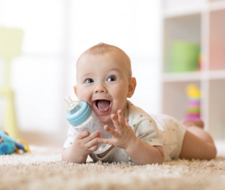 Come abituare il neonato al biberon