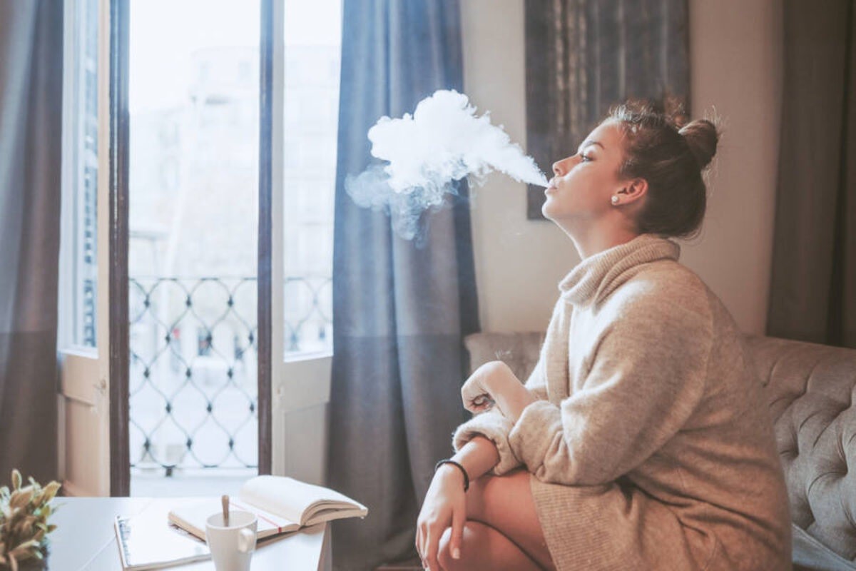 Fumare durante l' allattamento: gli effetti sul bambino e come smettere.