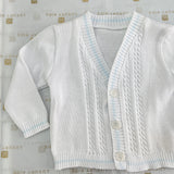 Elegante Strickjacke mit V-Ausschnitt für Neugeborene BUFI B1366AG