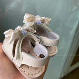 Menorquinische First Steps-Sandalen aus Satinleder mit Satinschleife für Mädchen INDEX 300S
