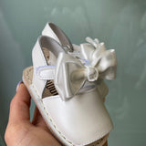 Menorquinische First Steps-Sandalen aus Satinleder mit Satinschleife für Mädchen INDEX 300S