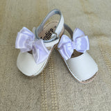 Menorquinische First Steps-Sandalen aus Satinleder mit Satinschleife für Mädchen INDEX 300S