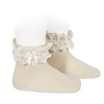 Calzini In Cotone Corti Con Pizzo E Fiocco Bambina CONDOR 484C - Condor - LuxuryKids