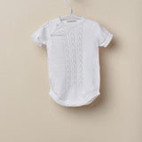 Pagliaccetto Antipanico Mezza Manica In Filo Bianco Con Lavorazioni Unisex Neonati WEDOBLE 01305A - WEDOBLE - LuxuryKids