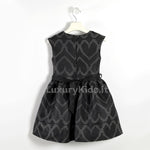 Abito Smanicato in Tessuto Fantasia a Forma di Cuore Nero Bambina Sarabanda V412 - SARABANDA - LuxuryKids