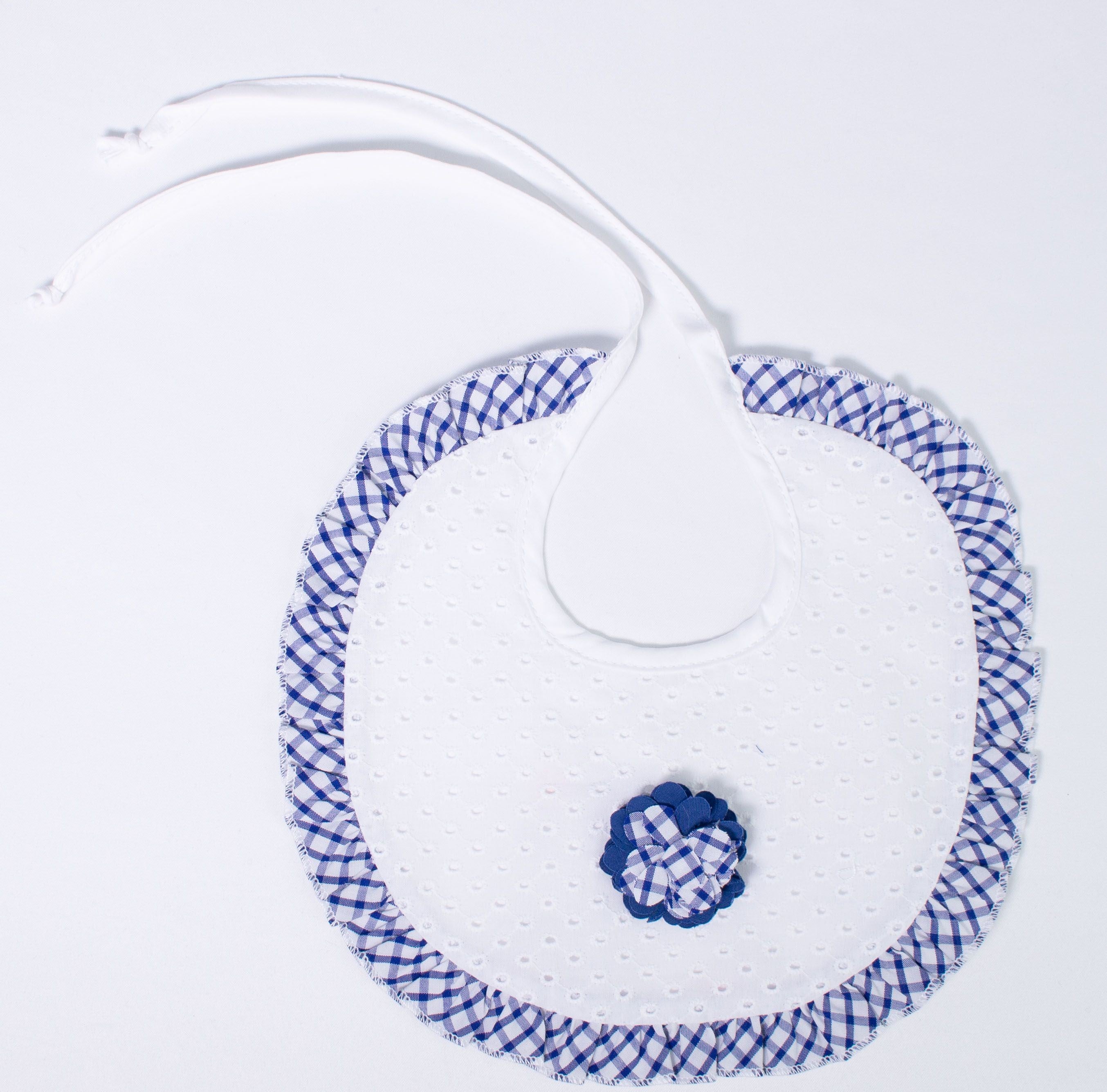 Bavetta In Pizzo San Gallo Con Rouche A Quadretti Blu Neonata Ninnaoh E20139B - NINNAOH - LuxuryKids